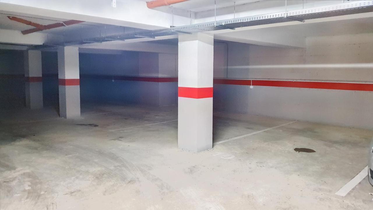 Cozy Penthouse In A New Business Building In City Center. Free Private Parking Apartment Cluj-Napoca Exterior photo
