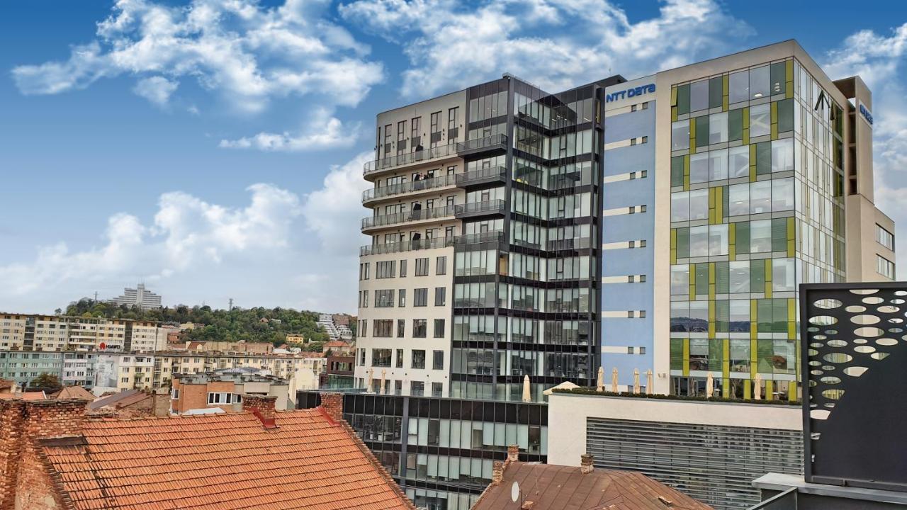 Cozy Penthouse In A New Business Building In City Center. Free Private Parking Apartment Cluj-Napoca Exterior photo